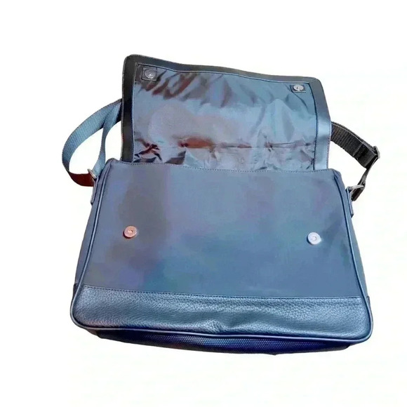 Calvin Klein Nylon Flap Messanger Black Bag W/Pebble Faux Leather Trim - Picture 2 of 7